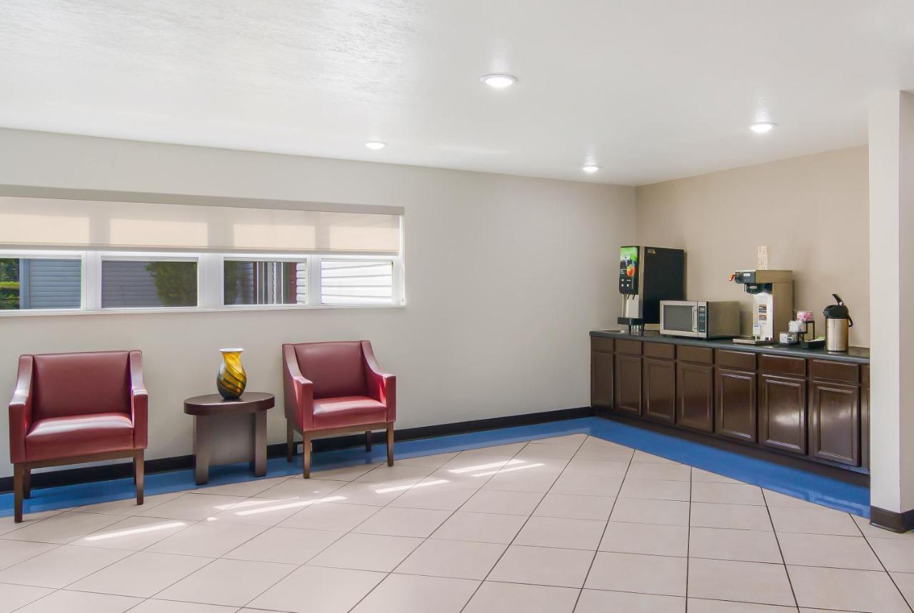 Red Roof Inn I-95 North Brunswick Дариен Екстериор снимка